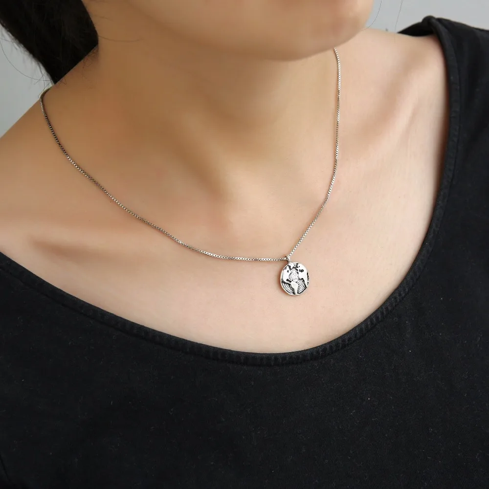 DropShipping Wholesale Globe World Map Necklace High quality box chain necklace Personality Graduation gift Earth Jewelry
DropShipping Wholesale Globe World Map Necklace High quality box chain necklace Personality Graduation gift Earth Jewelry