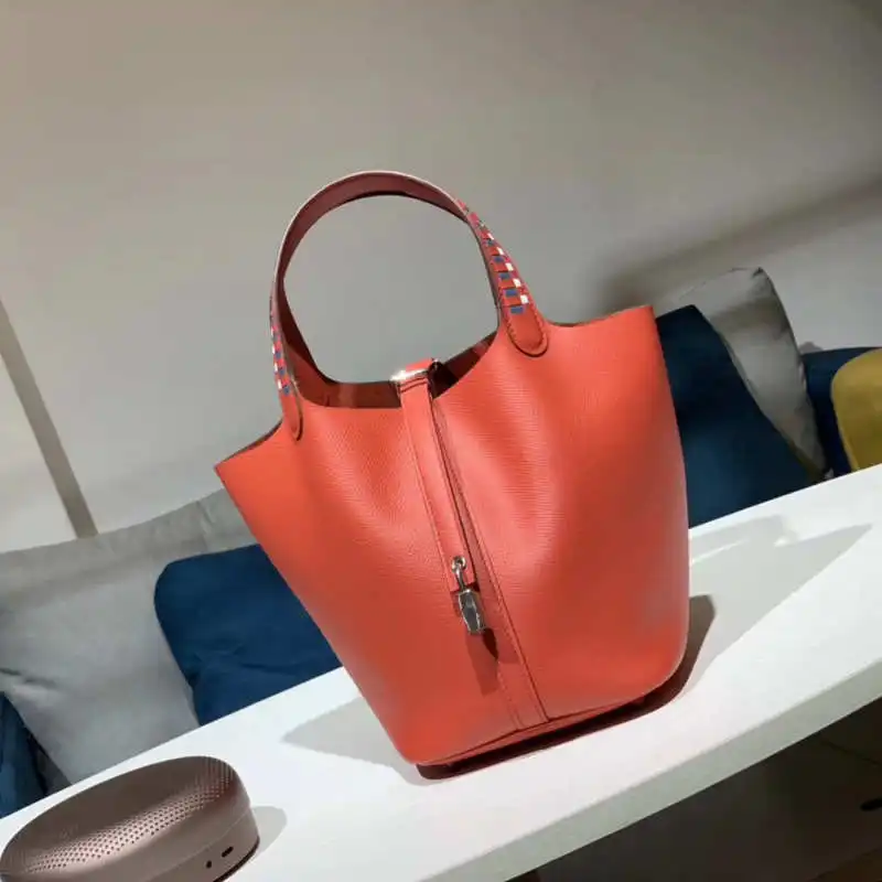 2019041910 2019 genuine leather luxury handbags women bag runway desigin female Europe brand top quality free shipping of dhl
2019041910 2019 genuine leather luxury handbags women bag runway desigin female Europe brand top quality free shipping of dhl