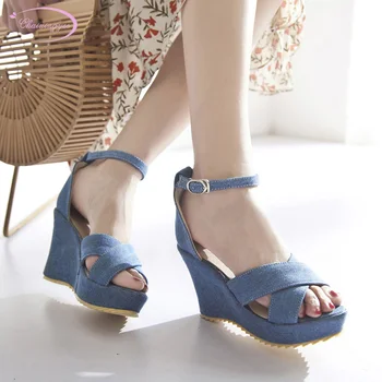 Korean casual style denim summer sandals fashion buckle strap platform beige blue black super high heel wedge women's shoes
Korean casual style denim summer sandals fashion buckle strap platform beige blue black super high heel wedge women's shoes