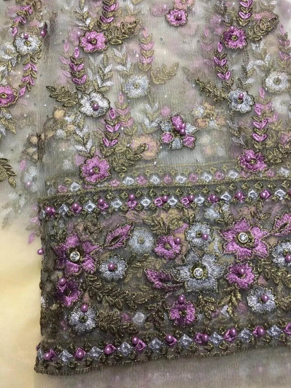 NEW High Quality 2018 Tulle Rhinestone Beaded French Nigerian Lace Fabrics Pearls Embroidered Guipure African Lace Fabric YZ006
NEW High Quality 2018 Tulle Rhinestone Beaded French Nigerian Lace Fabrics Pearls Embroidered Guipure African Lace Fabric YZ006