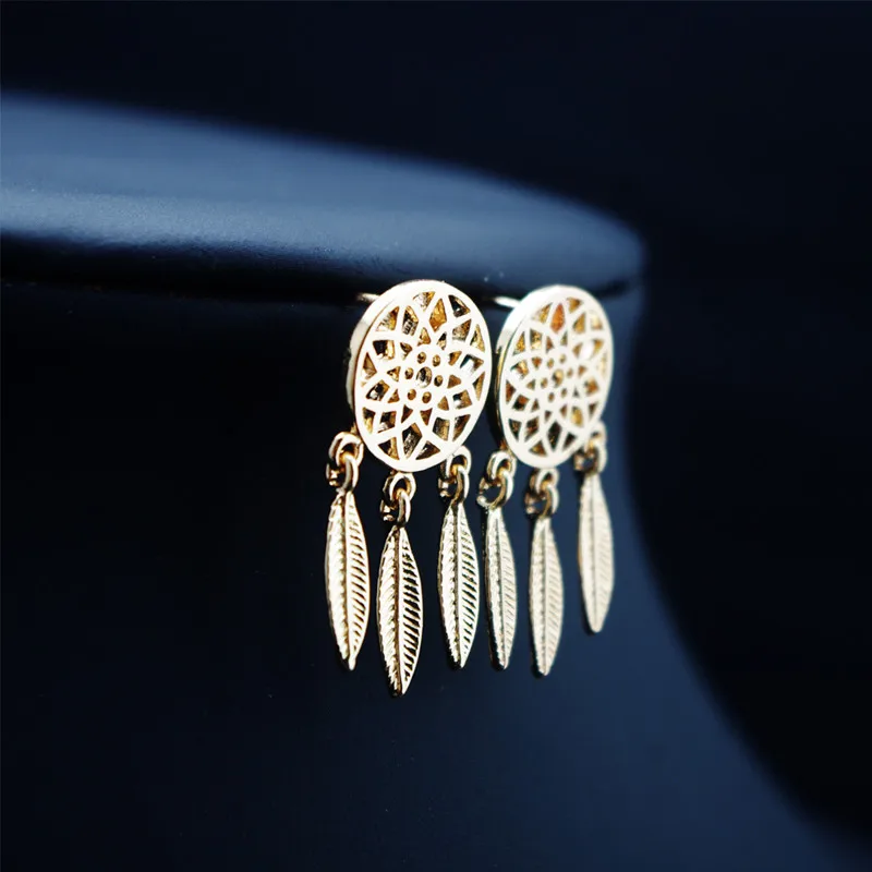 Women High Quality Bohemia Nationality Indian Feather Dream Catcher Dreamcatcher Stud Earrings For Women Jewelry
Women High Quality Bohemia Nationality Indian Feather Dream Catcher Dreamcatcher Stud Earrings For Women Jewelry