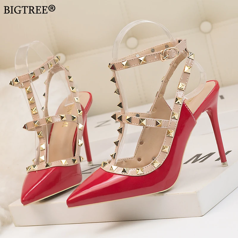 2019 Summer shoes Women high heels Rivet ankle strap Sexy Lady pumps Female sandalias mujer pointed toe heels Red off white shoe
2019 Summer shoes Women high heels Rivet ankle strap Sexy Lady pumps Female sandalias mujer pointed toe heels Red off white shoe