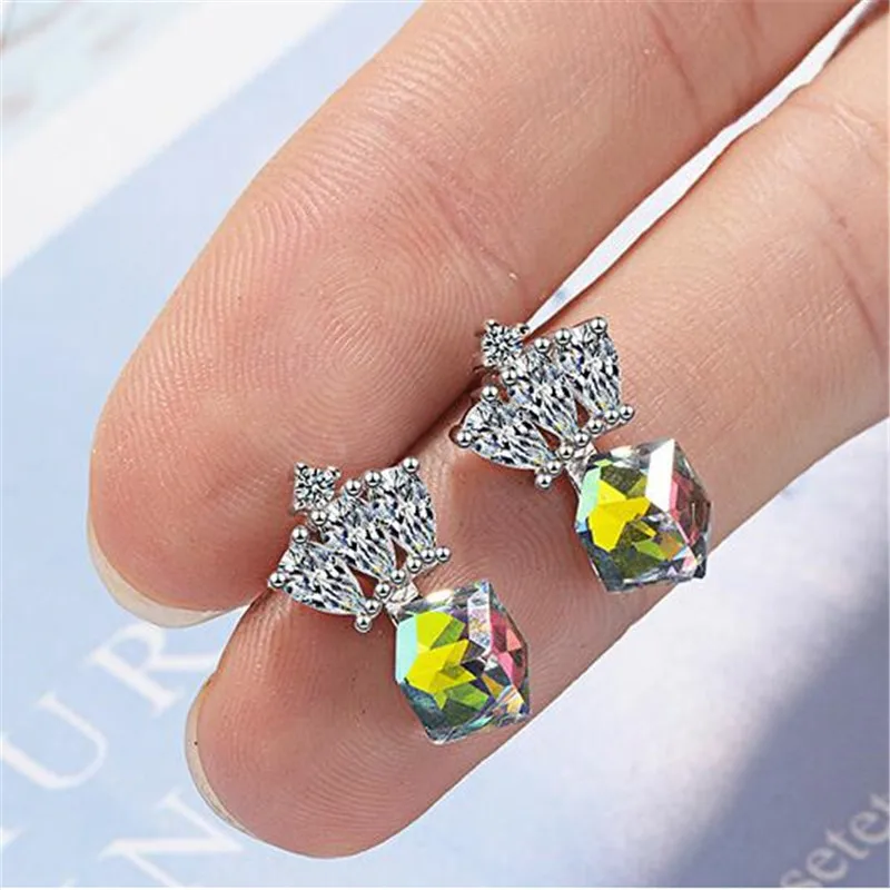 New Colorful Aurora Sugar Cube Crown Beautiful 925 Sterling Silver Jewelry Personality Square Crystal Women Stud Earrings SE875
New Colorful Aurora Sugar Cube Crown Beautiful 925 Sterling Silver Jewelry Personality Square Crystal Women Stud Earrings SE875