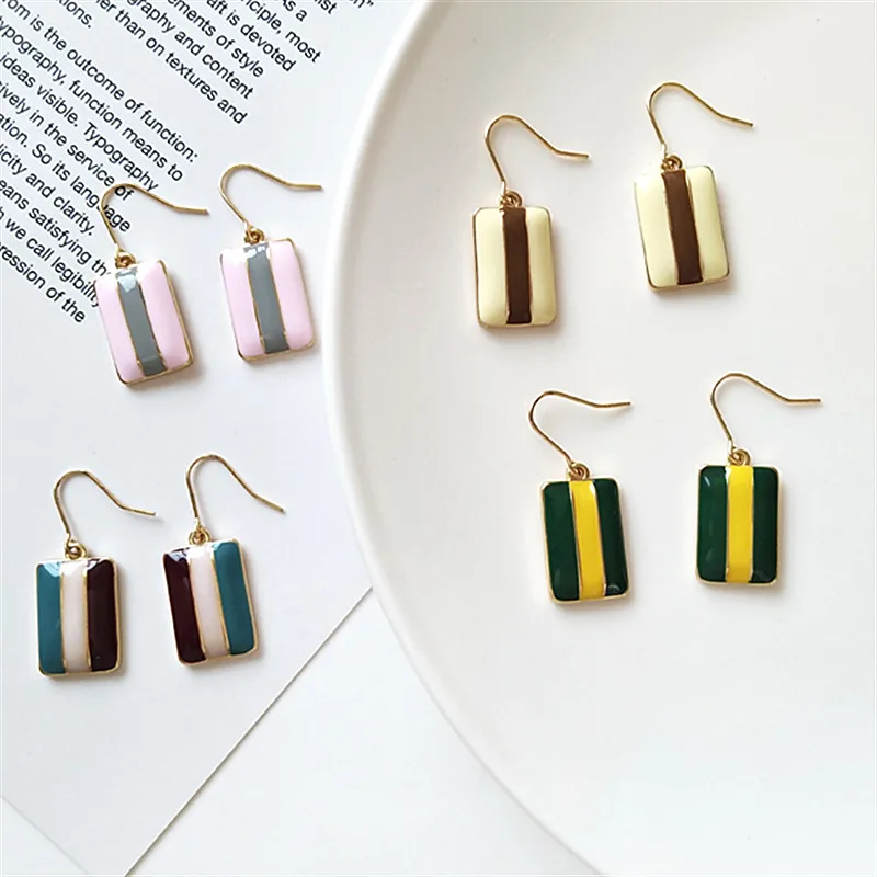 Fashionable women's Earrings Geometric retro Earrings Simple and colorful fashion earrings Drip style ladies earrings jewelry
Fashionable women's Earrings Geometric retro Earrings Simple and colorful fashion earrings Drip style ladies earrings jewelry