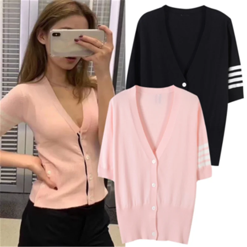 2019 Spring and Summer New Fashion Three Quarter V-neck Knitted Cardigans Thin with Sunscreen Shawl Women Sweater
2019 Spring and Summer New Fashion Three Quarter V-neck Knitted Cardigans Thin with Sunscreen Shawl Women Sweater