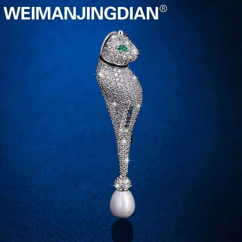 WEIMANJINGDIAN Shinning Cubic Zirconia CZ Crystal Leopard Panther Brooch Pins for Women High Quality Zircon Jewelry Gifts
WEIMANJINGDIAN Shinning Cubic Zirconia CZ Crystal Leopard Panther Brooch Pins for Women High Quality Zircon Jewelry Gifts