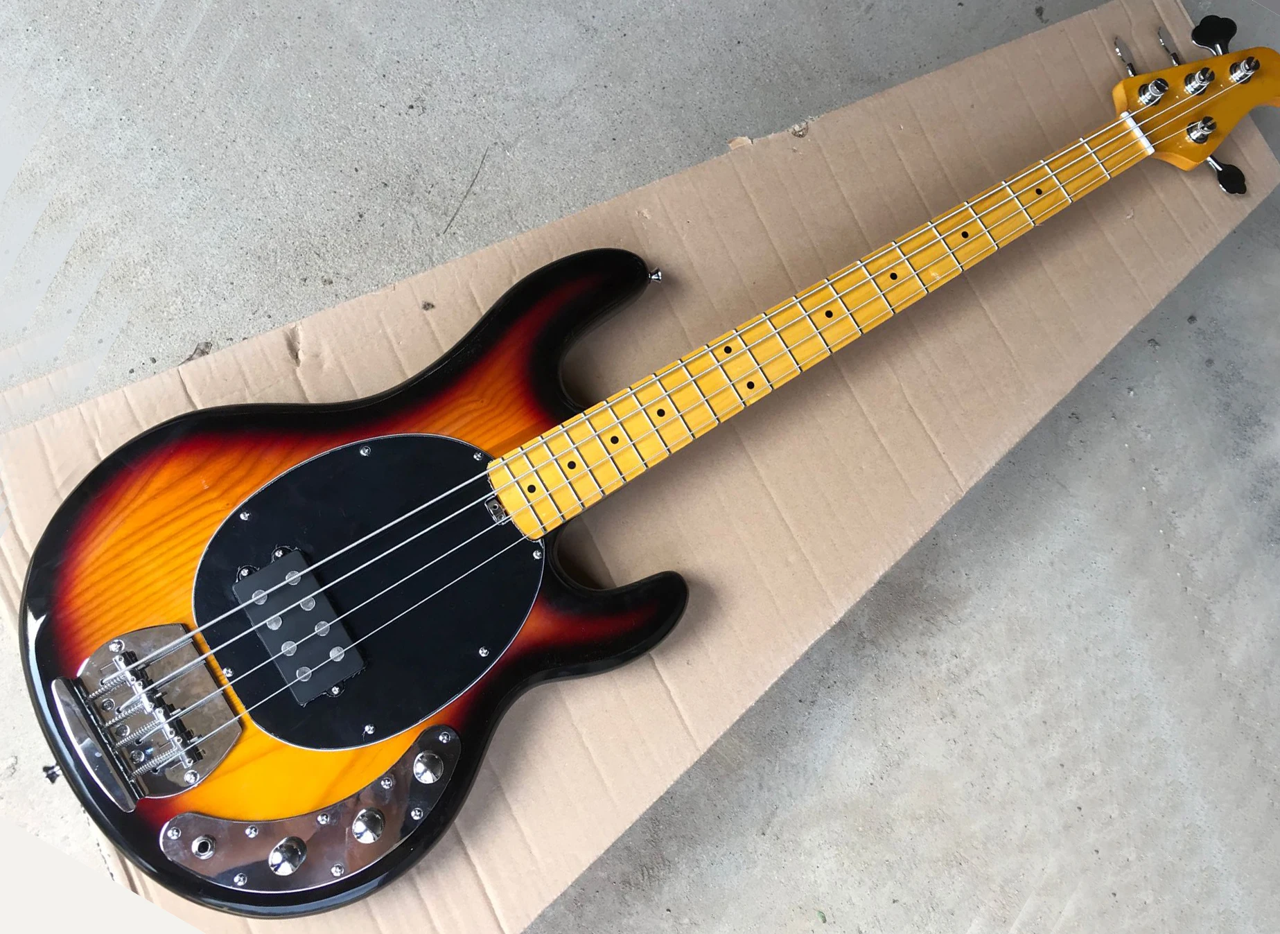 Wholesale 4 Strings Sunst Color Electric Bass Guitar with Black Pickguard,Maple Fretboard,Can Change Color
Wholesale 4 Strings Sunst Color Electric Bass Guitar with Black Pickguard,Maple Fretboard,Can Change Color