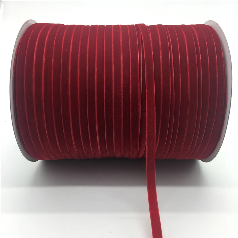 5Yards/lot 1/4" 6mm Deep red Soft Comfortable Velvet Ribbon Headband Clips Bow Wedding Christmas Decoration
5Yards/lot 1/4" 6mm Deep red Soft Comfortable Velvet Ribbon Headband Clips Bow Wedding Christmas Decoration