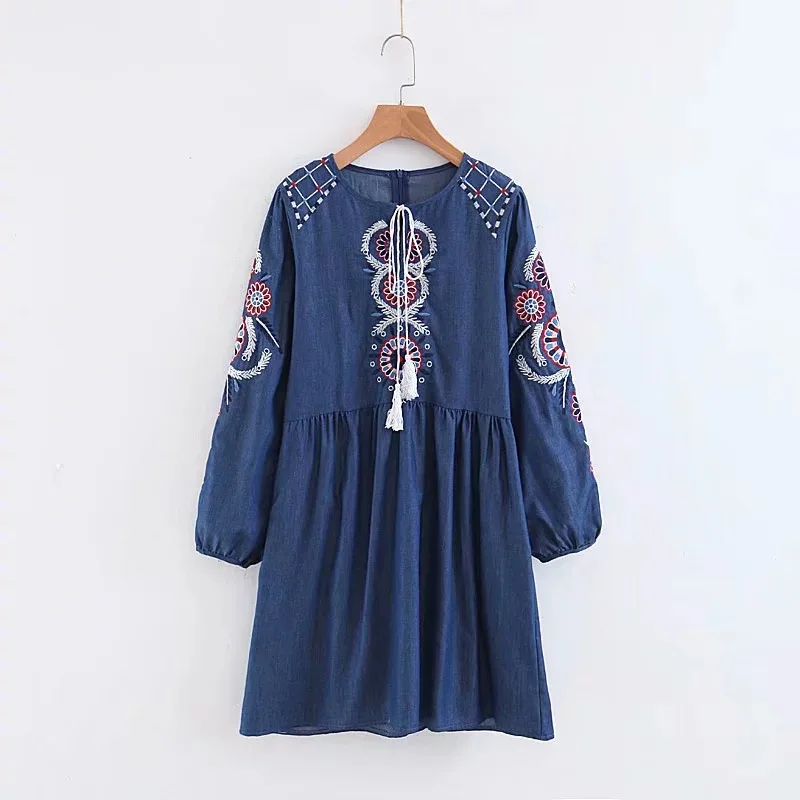 Women Vintage Bohemian Embroidered Casual Fashion Dress with Fringes Details 2018 Fall Winter Season Ladies Apparels
Women Vintage Bohemian Embroidered Casual Fashion Dress with Fringes Details 2018 Fall Winter Season Ladies Apparels