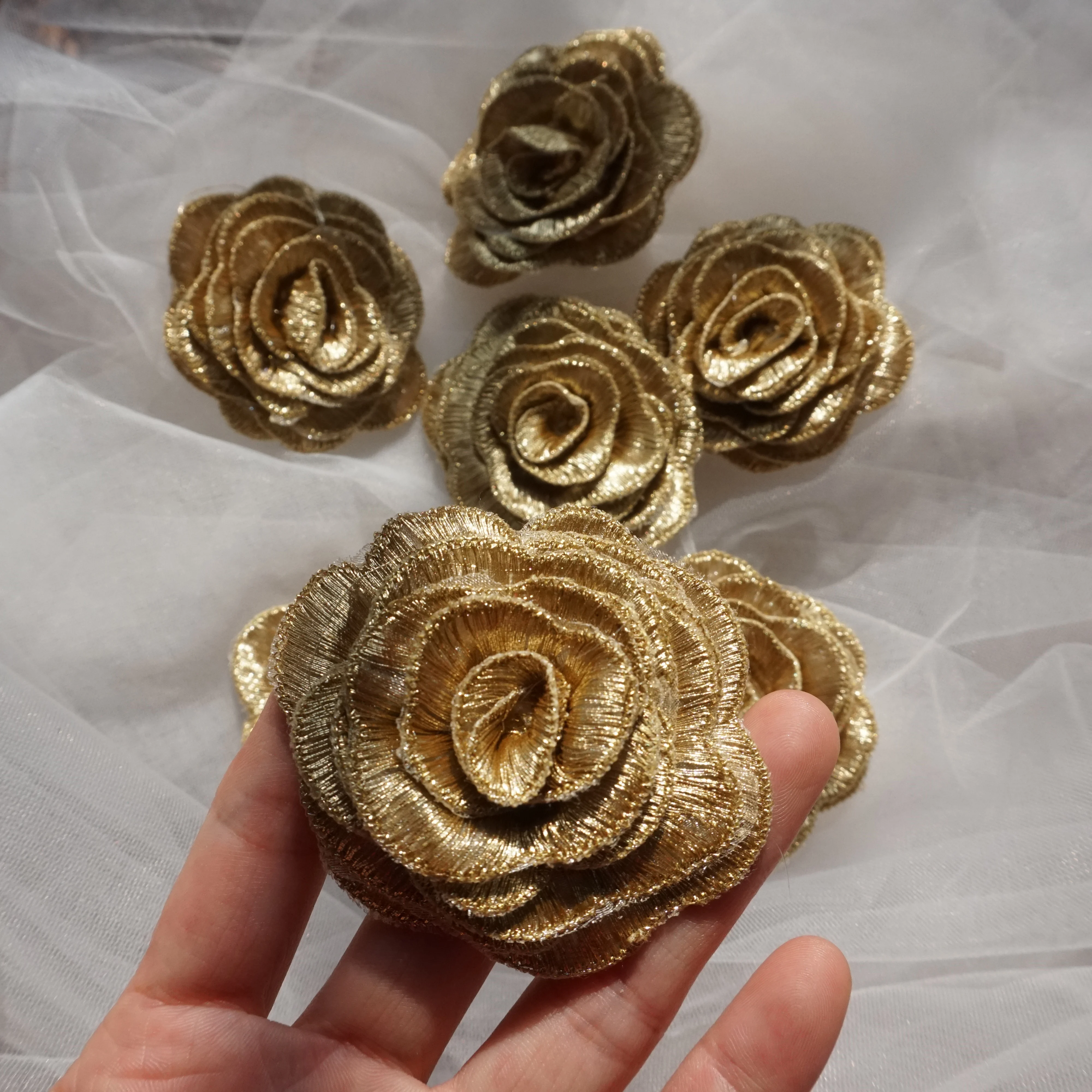 10 pieces for women full dress decoration baby girl's dress diy Gold color 3d lace appliques embroidered sewing on craft flowers
10 pieces for women full dress decoration baby girl's dress diy Gold color 3d lace appliques embroidered sewing on craft flowers
