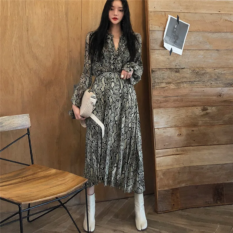 CBAFU snale print women 2 piece set elegant casual tops high waist skirt suit summer outfits women sets female suits D372
CBAFU snale print women 2 piece set elegant casual tops high waist skirt suit summer outfits women sets female suits D372