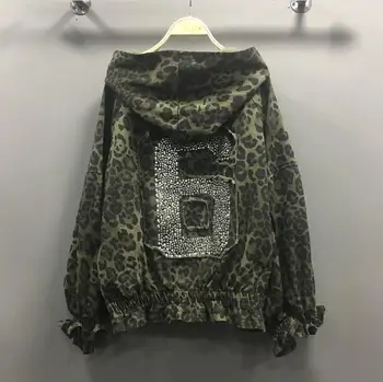 European goods 2019 spring and autumn new denim clothing fashion leopard coat female lantern long-sleeved hooded hot drilling
European goods 2019 spring and autumn new denim clothing fashion leopard coat female lantern long-sleeved hooded hot drilling