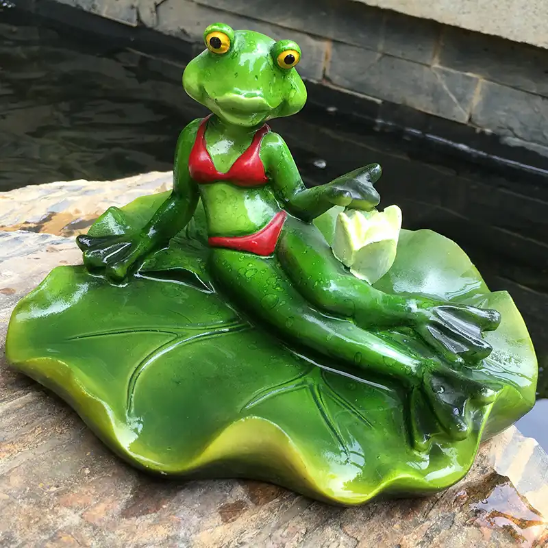 Home Landscaping Floating Water Frog Ornament Resin Craft