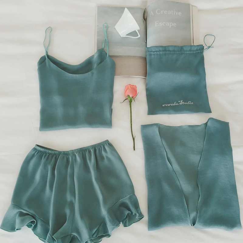 JULY'S SONG 2019 New 4 Pieces Woman Spring Summer Satin Silk Pajamas Set Sling Pajamas Luxury Sleepwear Long Sleeves Homewear
JULY'S SONG 2019 New 4 Pieces Woman Spring Summer Satin Silk Pajamas Set Sling Pajamas Luxury Sleepwear Long Sleeves Homewear