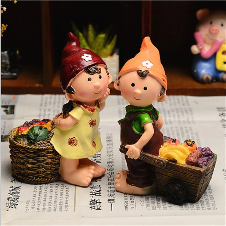 Fashion Pastoral Boy or Girl Desk Ornaments Doll Lovers Student To Make Resin Crafts Decoration 1pc Drop Ship
Fashion Pastoral Boy or Girl Desk Ornaments Doll Lovers Student To Make Resin Crafts Decoration 1pc Drop Ship