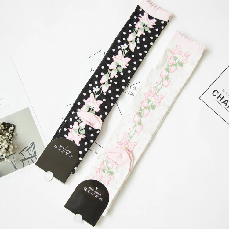 Sweet lolita princess Spank lolita socks lourie black and white dot strawberry cotton socks high socks cos socks cosplay KCCW08
Sweet lolita princess Spank lolita socks lourie black and white dot strawberry cotton socks high socks cos socks cosplay KCCW08