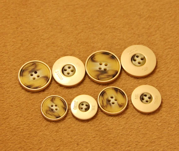 Free shipping 20pcs/lot Tortoiseshell color resin metal double buttons DIY fashion trench coat buttons 18mm 20mm 23mm 25mm
Free shipping 20pcs/lot Tortoiseshell color resin metal double buttons DIY fashion trench coat buttons 18mm 20mm 23mm 25mm