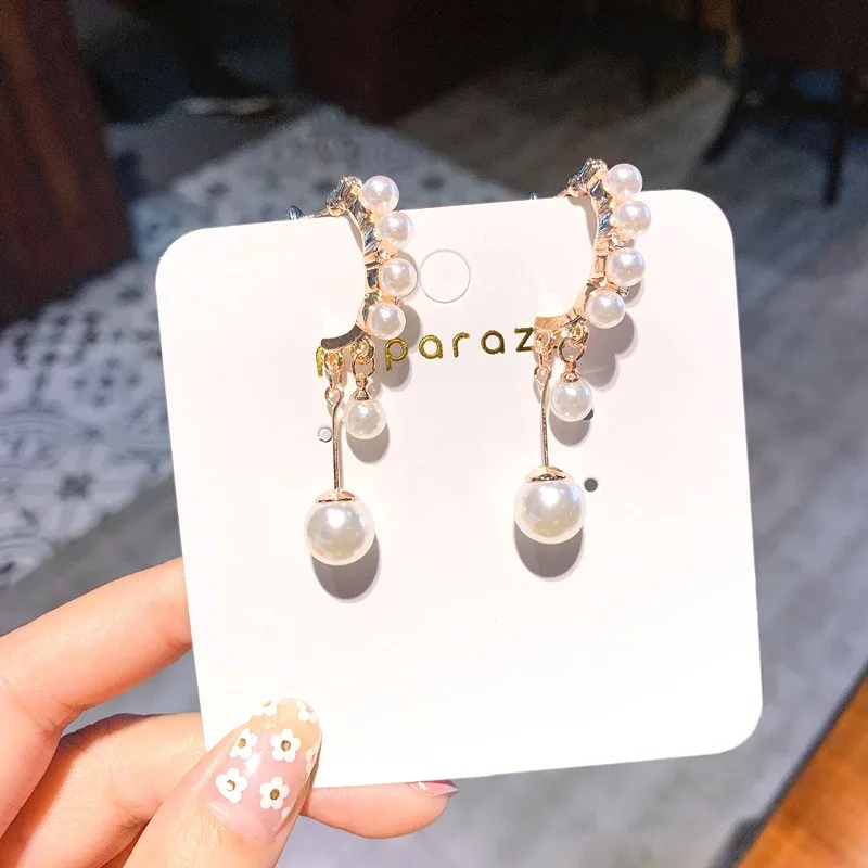 Korea Arc Design Simulated Pearl Drop Earrings For Women Fashion Jewelry Party Ear Accessories Elegant Dangle Pendientes Gifts
Korea Arc Design Simulated Pearl Drop Earrings For Women Fashion Jewelry Party Ear Accessories Elegant Dangle Pendientes Gifts