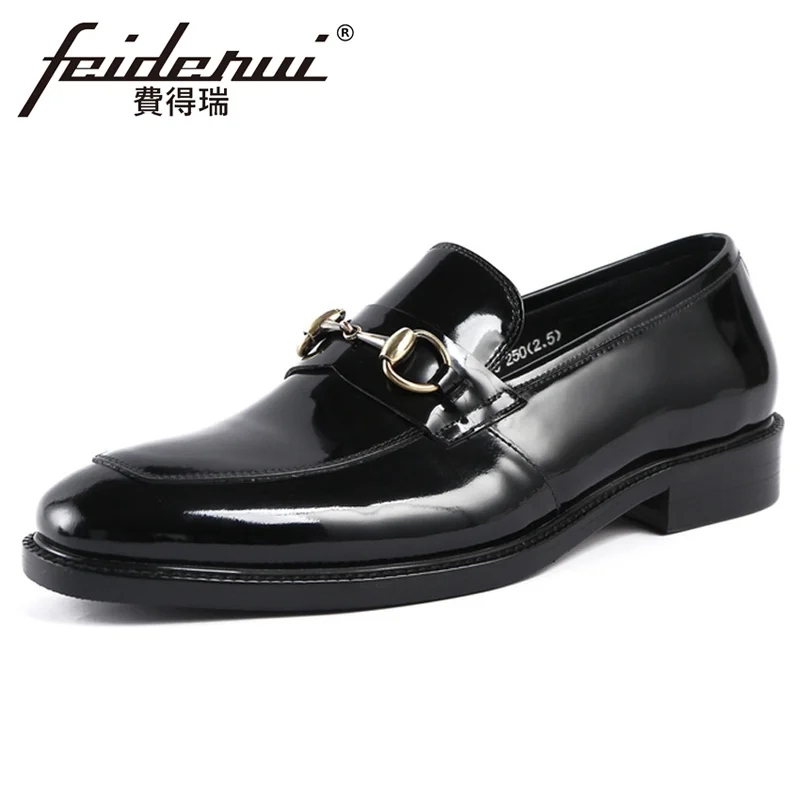 New Arrival Metal Tips Male Footwear Patent Leather Mens Formal Dress Loafers Round Toe Slip on Handmade Man Casual Shoes YMX625
New Arrival Metal Tips Male Footwear Patent Leather Mens Formal Dress Loafers Round Toe Slip on Handmade Man Casual Shoes YMX625