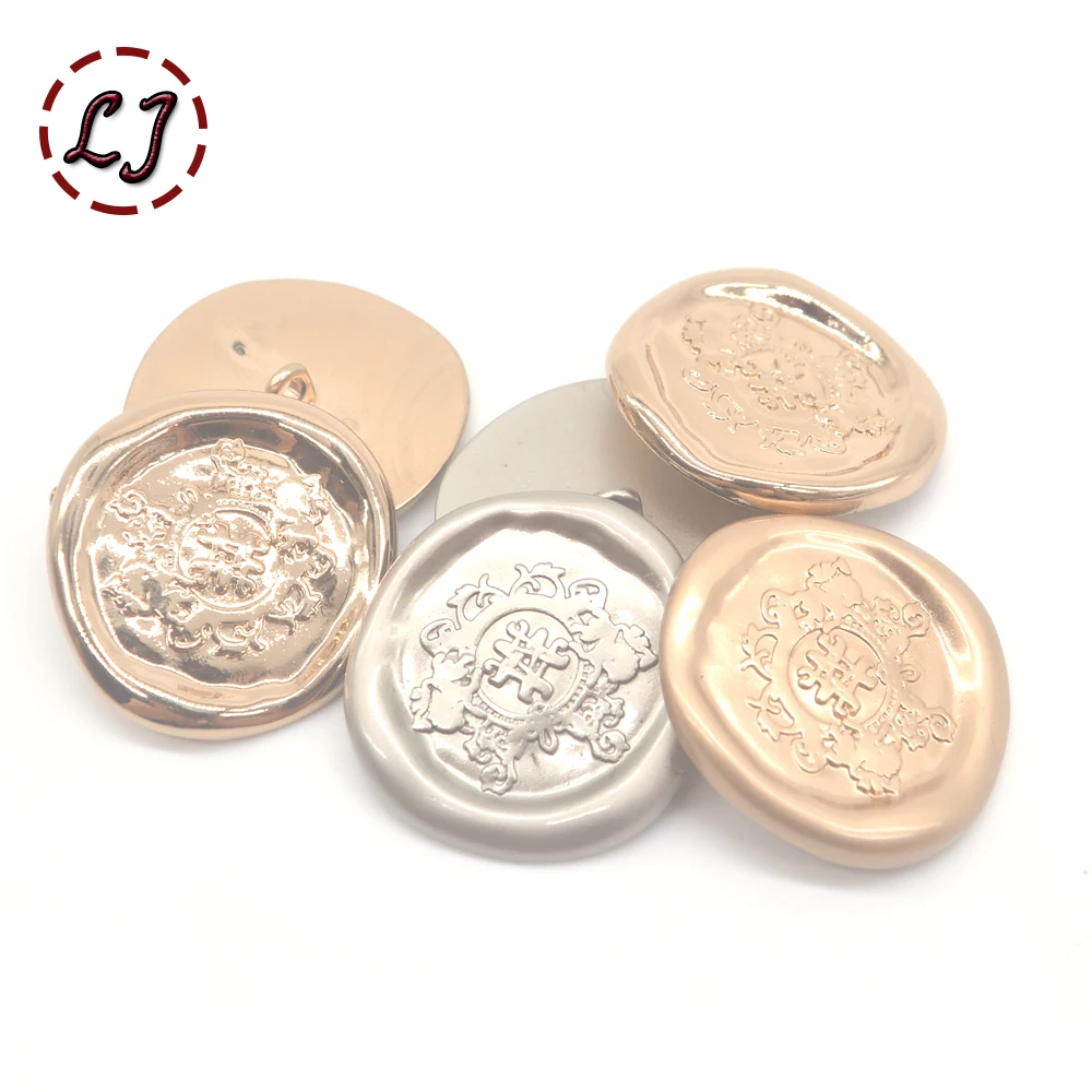 New fashion gold sewing metal button 10pcs/lot decorative buttons British style for women overcoat garment accessories DIY 26MM
New fashion gold sewing metal button 10pcs/lot decorative buttons British style for women overcoat garment accessories DIY 26MM