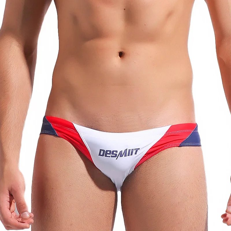 The new swim briefs male DESMIIT low sexy men's swimming trunks with rows of waterline Bikini male swimming trunks
The new swim briefs male DESMIIT low sexy men's swimming trunks with rows of waterline Bikini male swimming trunks