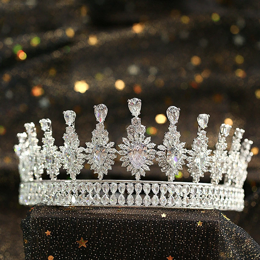 Micro Paved Full Cubic Zircon Tiara Luxury Zirconia Crown Wedding Hair Accessories Bride Large Diadem
Micro Paved Full Cubic Zircon Tiara Luxury Zirconia Crown Wedding Hair Accessories Bride Large Diadem
