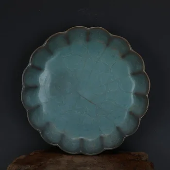 Antique SongDynasty porcelain bowl,ice crack glaze nail sunflower bowl,Home Decoration collection & adornment 
Antique SongDynasty porcelain bowl,ice crack glaze nail sunflower bowl,Home Decoration collection & adornment