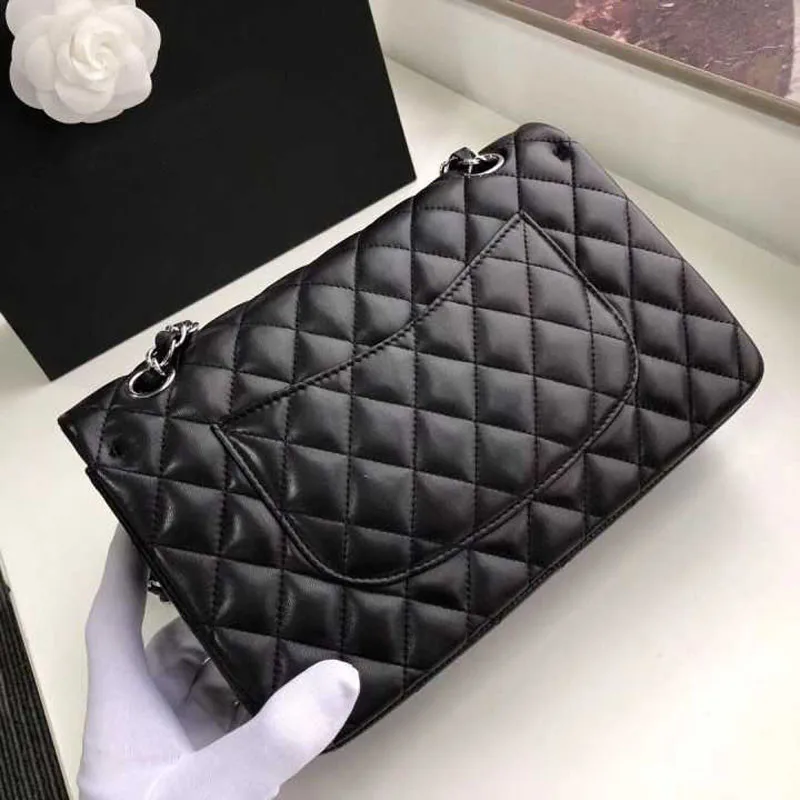 luxury best quality woman hand bag fashion shoulder chains bag quality classic sheepskin real leather famous lady Messenger bag
luxury best quality woman hand bag fashion shoulder chains bag quality classic sheepskin real leather famous lady Messenger bag