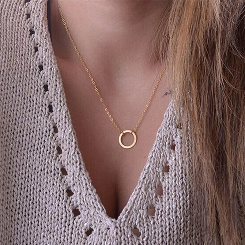 2018 Hot Fashion Casual Personality Round Circle Pendant Gold Color Necklace High Quality Simple Choker Necklaces Women Bijoux
2018 Hot Fashion Casual Personality Round Circle Pendant Gold Color Necklace High Quality Simple Choker Necklaces Women Bijoux