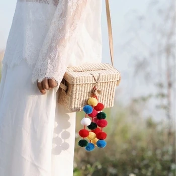 Pure hand-woven Paper rope ball Women handbag small party package Messenger Bag hair ball Paper straw Beach Shoulder Bag
Pure hand-woven Paper rope ball Women handbag small party package Messenger Bag hair ball Paper straw Beach Shoulder Bag