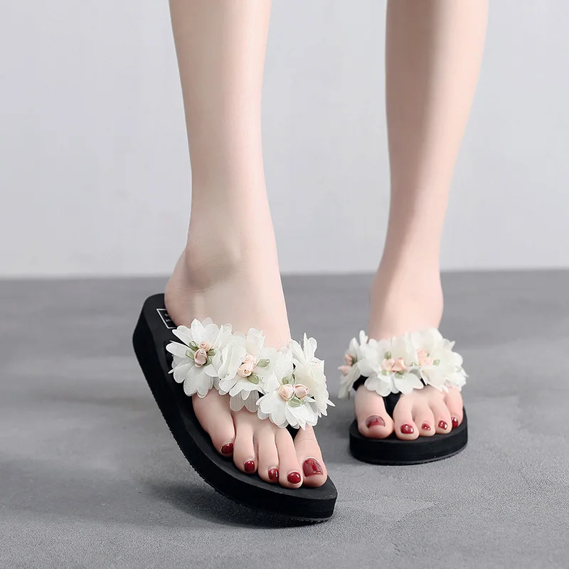Med Heel Slippers Cloth With Floral Sandals for Woman Ladies Summer Fresh Flip Flops Women Wedge Beach Waterproof Slippers
Med Heel Slippers Cloth With Floral Sandals for Woman Ladies Summer Fresh Flip Flops Women Wedge Beach Waterproof Slippers