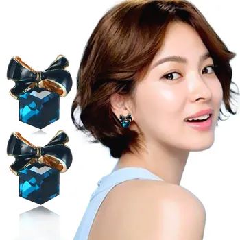 Cute Romantic Bowknot Earrings Small Gem Cube Stud Earrings for Women Oorbelllen Square Geometric Fashion Jewelry Bijoux
Cute Romantic Bowknot Earrings Small Gem Cube Stud Earrings for Women Oorbelllen Square Geometric Fashion Jewelry Bijoux