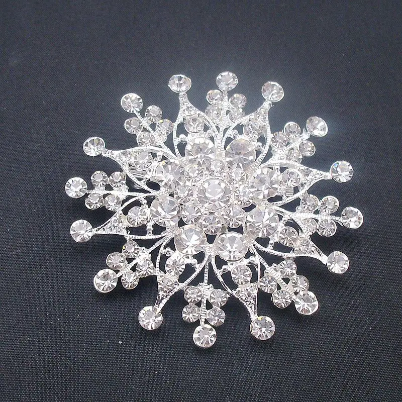 

Elegant Vintage Rhinestone Snowflake Flower Style Silver Pin Brooch for Women Sparkling Star 2018 New Fashion Item No.: BH7519