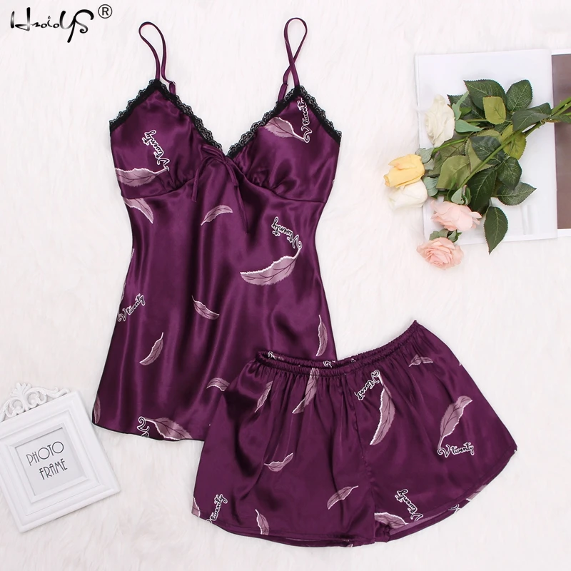 Feather Printing Satin Women Pajama Sets Sexy Spaghetti Strap Sleeveless Cami Top and Shorts Pajama Set Women Summer Sleepwear
Feather Printing Satin Women Pajama Sets Sexy Spaghetti Strap Sleeveless Cami Top and Shorts Pajama Set Women Summer Sleepwear