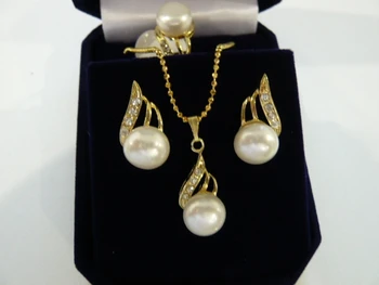 wholesale woman's noblest 18kgp white shell pearl beautiful design earrings pendant necklace & ring(#7.8.9) jewelry set
wholesale woman's noblest 18kgp white shell pearl beautiful design earrings pendant necklace & ring(#7.8.9) jewelry set