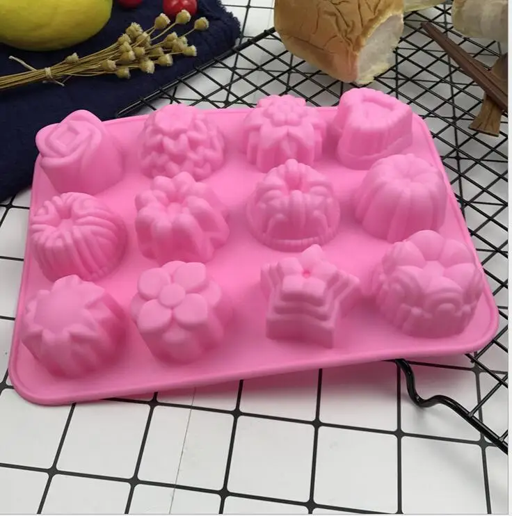 wholesale 200PCS Silicone Cake Moulds 12 Lattices Flower Jelly pudding Dessert Mould Chocolate Mold 21.4 * 16 * 2.5CM
wholesale 200PCS Silicone Cake Moulds 12 Lattices Flower Jelly pudding Dessert Mould Chocolate Mold 21.4 * 16 * 2.5CM