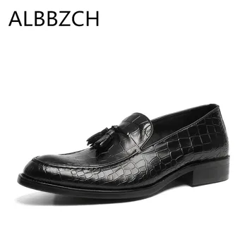 Men's fashion tassel embossed leather dress shoes men high quality slip on wedding shoes man business casual office work shoes
Men's fashion tassel embossed leather dress shoes men high quality slip on wedding shoes man business casual office work shoes