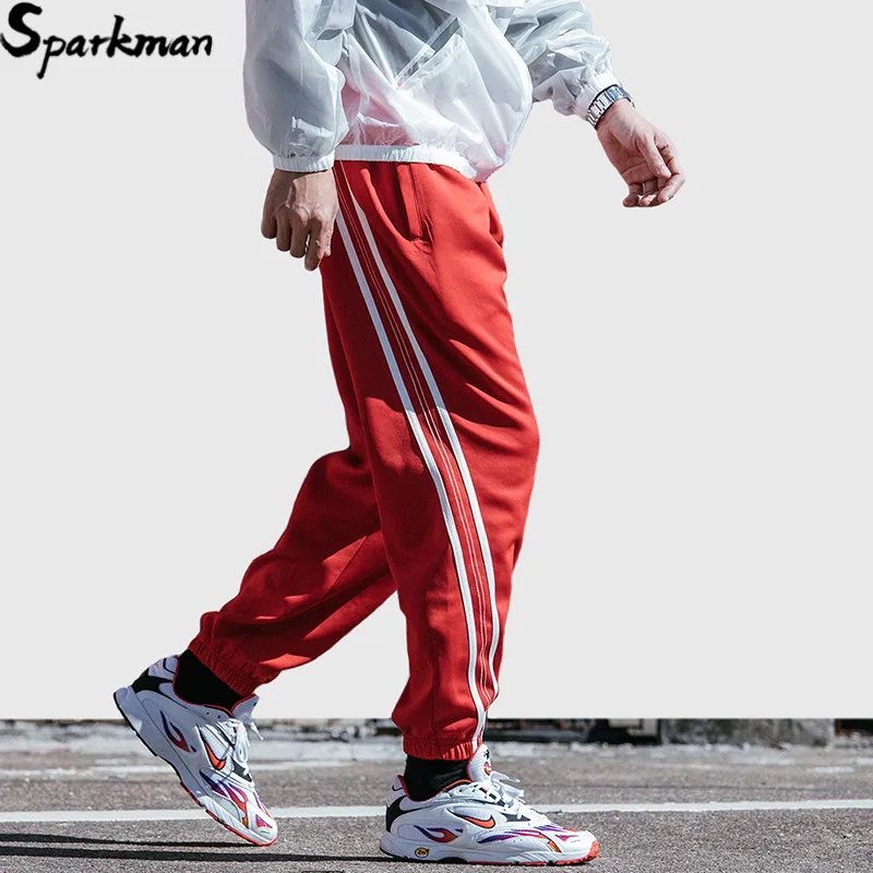 2019 Hip Hip Men Jogger Pant Harajuku Sweatpant Streetwear Red Stripe Track Pants Ankle Sweat Trousers Fashion Spring Harem Pant
2019 Hip Hip Men Jogger Pant Harajuku Sweatpant Streetwear Red Stripe Track Pants Ankle Sweat Trousers Fashion Spring Harem Pant
