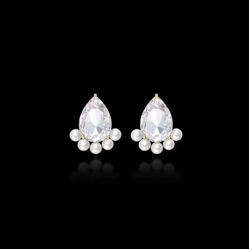 Brand Design waterdrop crystal Pearl stud earrings AAAA cubic zircon 925 sterling silver earrings for girls aros de moda 2018
Brand Design waterdrop crystal Pearl stud earrings AAAA cubic zircon 925 sterling silver earrings for girls aros de moda 2018