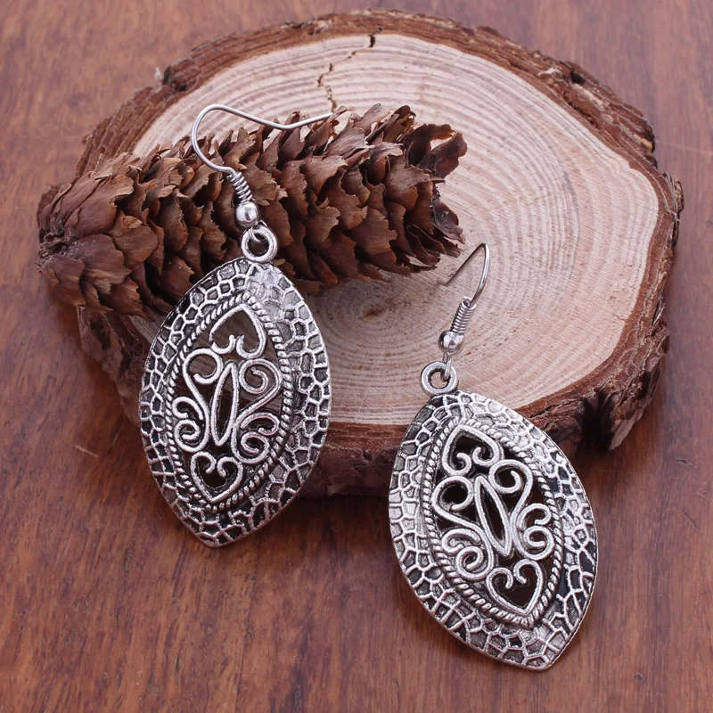New Fashion Statement Bohemian Vintage Ethnic Tibetan Silver Hollow Big Oval Drop Earring Carved Flowers Drop Earrings For Women
New Fashion Statement Bohemian Vintage Ethnic Tibetan Silver Hollow Big Oval Drop Earring Carved Flowers Drop Earrings For Women
