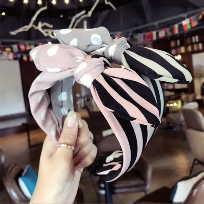 Fashion hair accessories women's fabric stripes wave hit color stitching bow rabbit ears wide side hairband headband hair band
Fashion hair accessories women's fabric stripes wave hit color stitching bow rabbit ears wide side hairband headband hair band