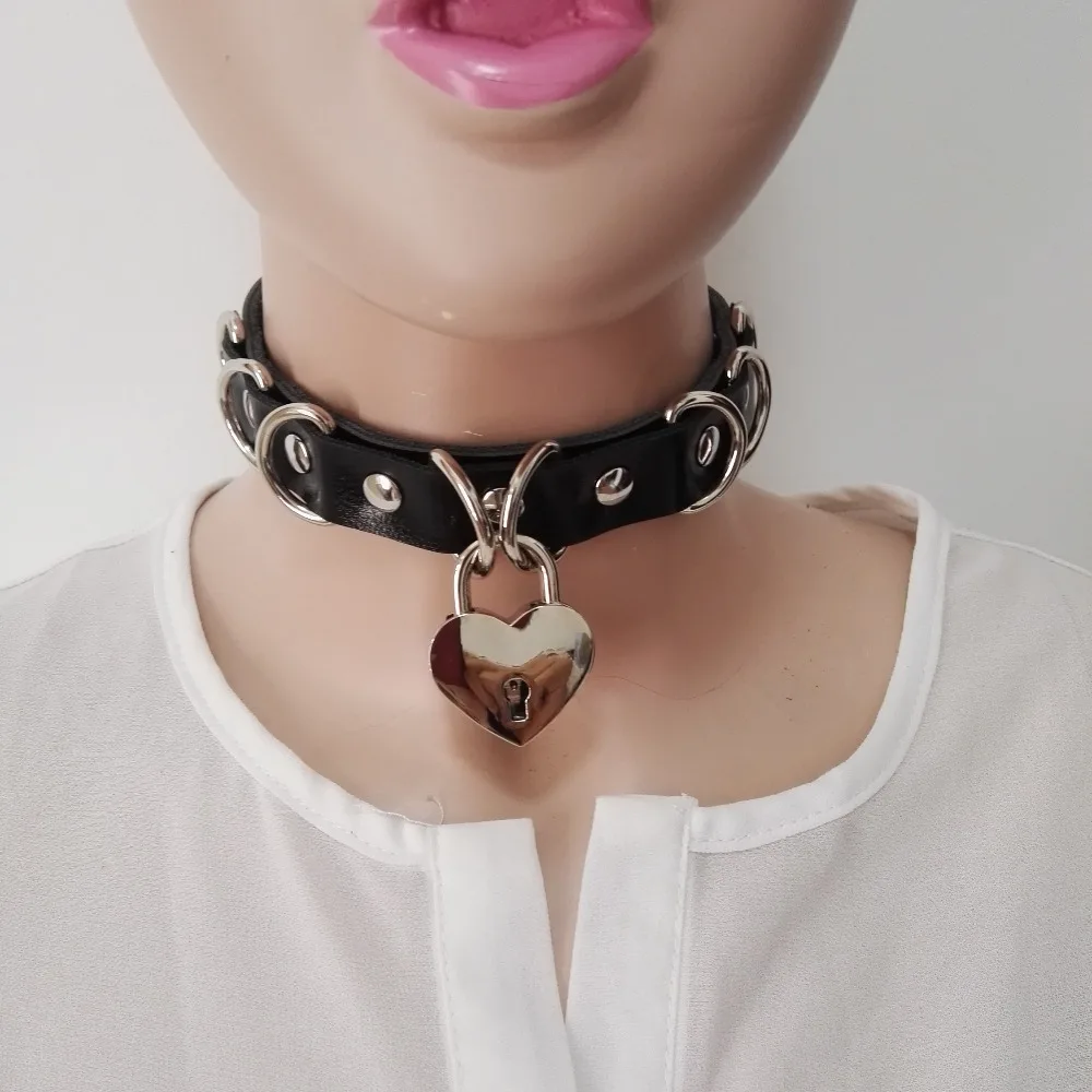 2016 new Harajuku Hot Dark Rivet 100% handmade leather sweet heart lock &Key Choker punk Necklaces club party Free shipping
2016 new Harajuku Hot Dark Rivet 100% handmade leather sweet heart lock &Key Choker punk Necklaces club party Free shipping
