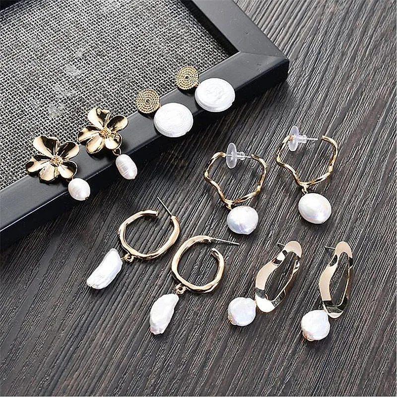 2018 New Design Matte Metal Gold Round Circle Geometric Irregular Natural Freshwater Pearl Dangle Earrings For Women Wholesale
2018 New Design Matte Metal Gold Round Circle Geometric Irregular Natural Freshwater Pearl Dangle Earrings For Women Wholesale