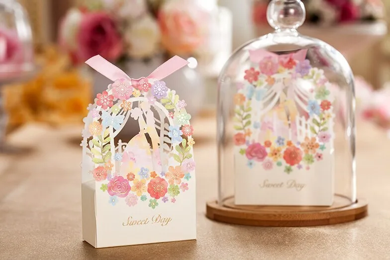 wedding candy favor box-- Gift Box Elegant White Luxury Decoration Flower Bride Laser Cut Party Sweet Favors party box 50pcs/lo
wedding candy favor box-- Gift Box Elegant White Luxury Decoration Flower Bride Laser Cut Party Sweet Favors party box 50pcs/lo