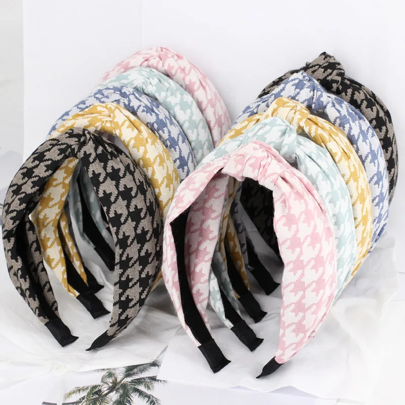 Vintage Style Knotted Plaid Hairbands Top Knot Turban Headband for Women 2018 Fashion Hair Band Girls Hair Accessories Headwear
Vintage Style Knotted Plaid Hairbands Top Knot Turban Headband for Women 2018 Fashion Hair Band Girls Hair Accessories Headwear