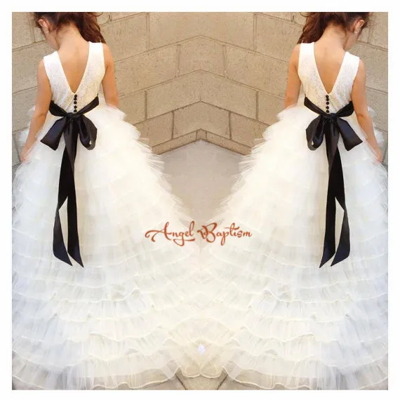 White/ivory Long Train Tiered Floral fancy First Communion Flower Girl dresses Kid Evening Prom Gown baby party occasion frocks
White/ivory Long Train Tiered Floral fancy First Communion Flower Girl dresses Kid Evening Prom Gown baby party occasion frocks