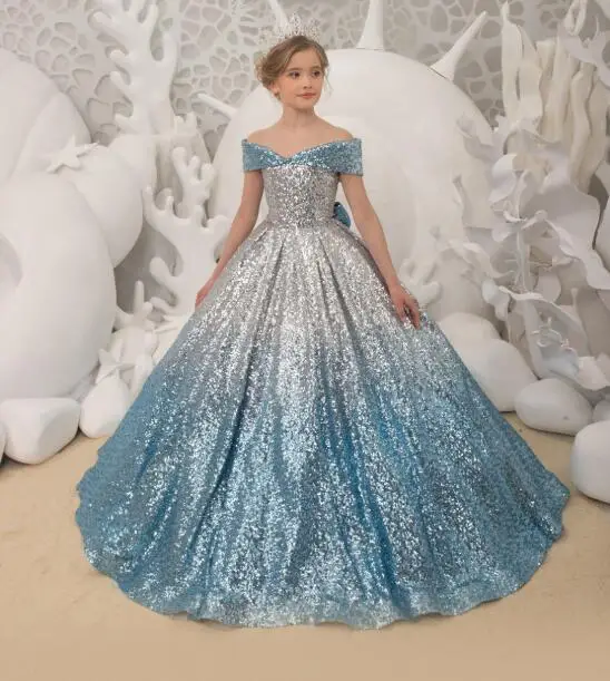 V-neck off the shoulder flower girl dresses Ice blue sequins performing gown junior baby toddler birthday party Prom dress
V-neck off the shoulder flower girl dresses Ice blue sequins performing gown junior baby toddler birthday party Prom dress
