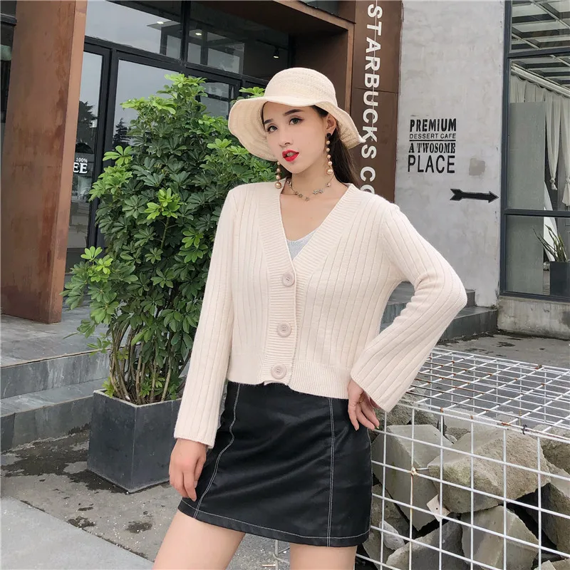 2019 Fashion Loose Knit Women Sweater Single breasted Cardigan Women Casual Long Sleeve short length
2019 Fashion Loose Knit Women Sweater Single breasted Cardigan Women Casual Long Sleeve short length