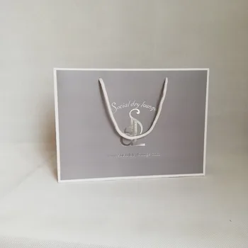 Wholesale 500pcs/lot 22Hx30x8cm Thick Reusable Paper Tote Shopping Bags Custom Gift Store Market Promotion Bags with Your Logo
Wholesale 500pcs/lot 22Hx30x8cm Thick Reusable Paper Tote Shopping Bags Custom Gift Store Market Promotion Bags with Your Logo