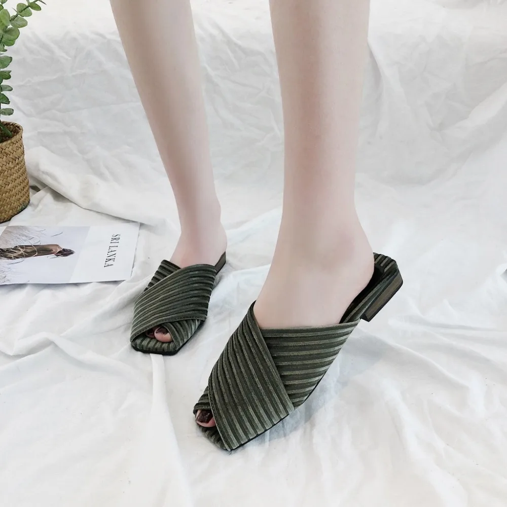 Женские сандалии на низком каблуке черные вьетнамки из флока с открытым носком